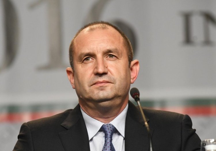 Юристи призоваха Радев да наложи вето върху законови промени