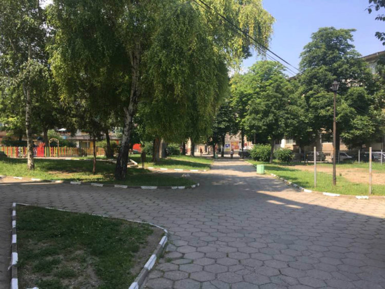 Слънчева неделя, още по-слънчев и горещ понеделник