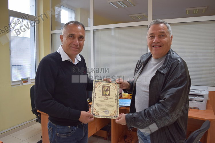 Мюсюлмани даряват пари за ремонта на храма „Св.св.Кирил и Методий”в Джебел