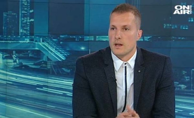 Кметът инж.Хасан Азис удостои д-р Станимир Сираков с Почетен знак на община Кърджали