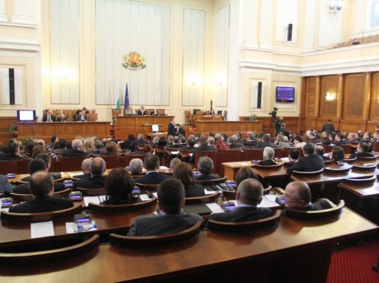 Парламентът отхвърли предложението за охрана на болниците