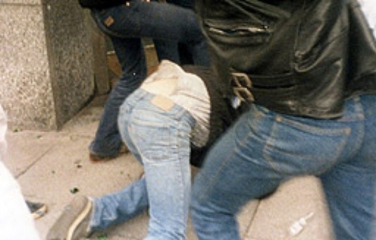 Хулигани пребиват мъж в Кърджали