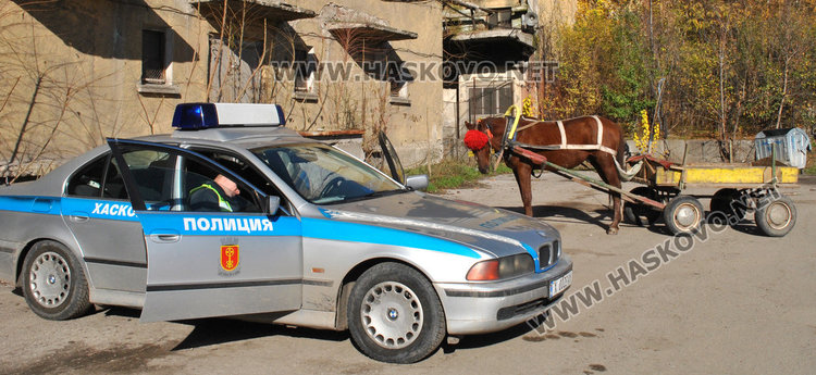 Общинска полиция погна каруците за табели и светлоотразители
