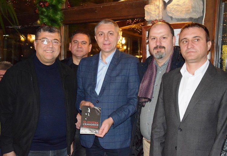 Дариха на Карадайъ книга в памет на Ататюрк
