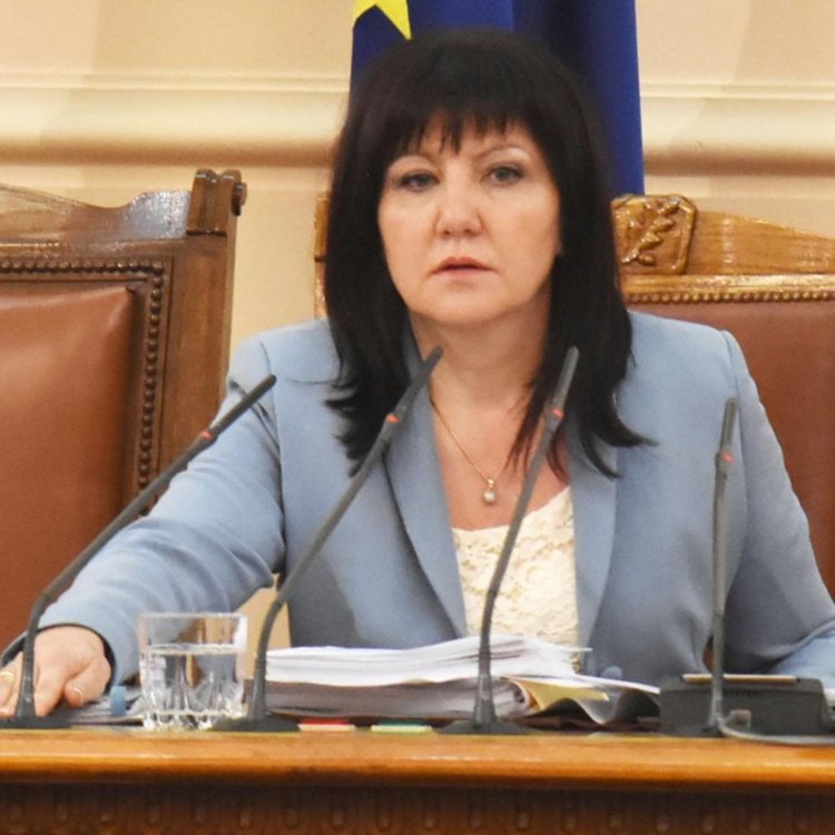 Караянчева: Солисти търсят в операта, ние сме оркестър