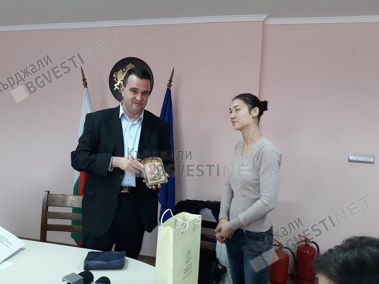 Рекордните 20 000 лева събра кампанията „Да подарим надежда за Коледа“в Кърджали