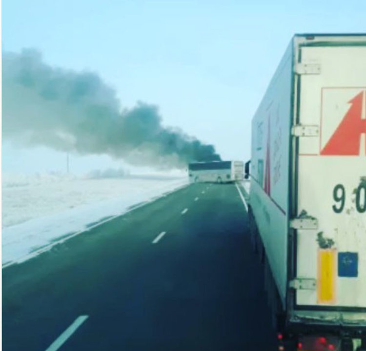 Петдесет и двама души изгоряха живи в автобус в Казахстан