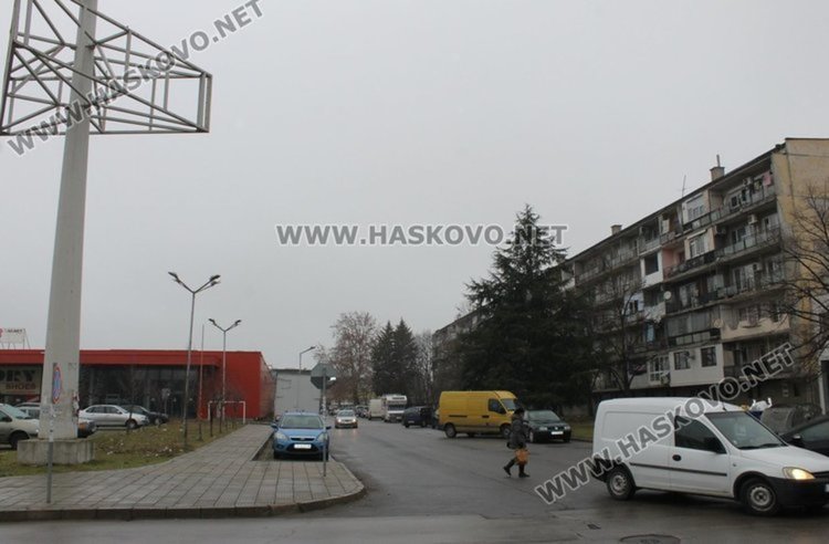 Предлагат търговците на Зеленчуков пазар да не плащат такси докато трае ремонта
