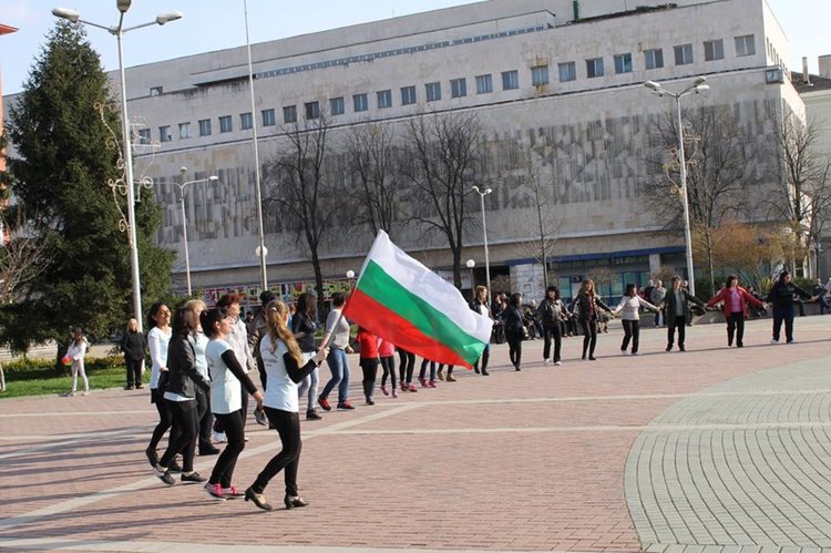 Общоградското хоро в Димитровград се връща през март (график)