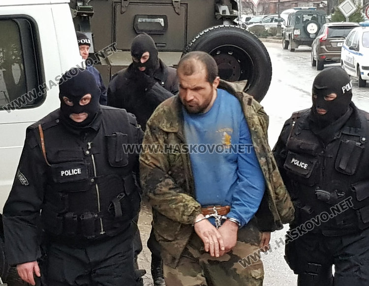 Стрелецът от Орешник с обвинение че стрелял и взел на мушка полицай