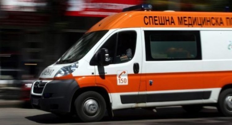 Джип с мъж и жена падна в река Черна в Смолян