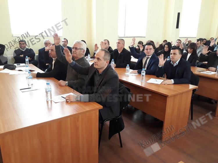Вдигнаха заплатите на селски кметове в 94 кметства на общината