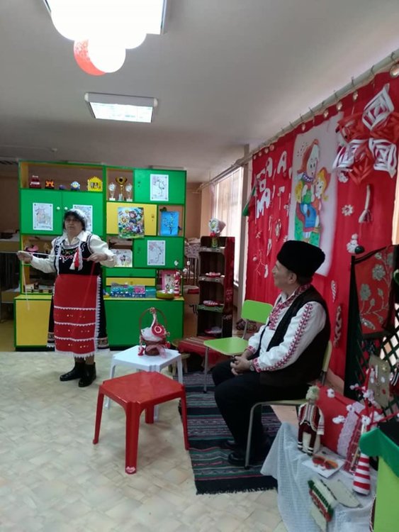 Баба Марта ще гостува в димитровградските градини днес
