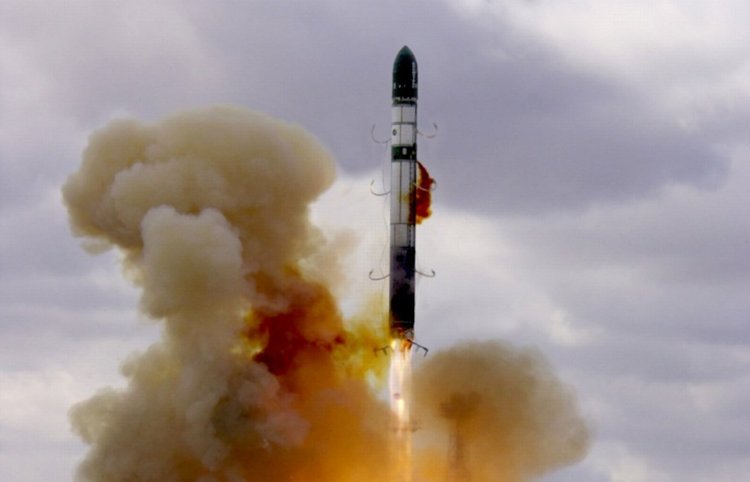 Русия започнала серийно производство на свръхзвукови ракетни комплекси (видео)