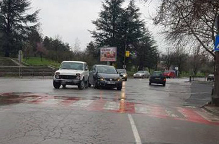 Ремонтират „Беломорски“ след подмяна на водопровод, пътят за Ардино на първо време изкърпен