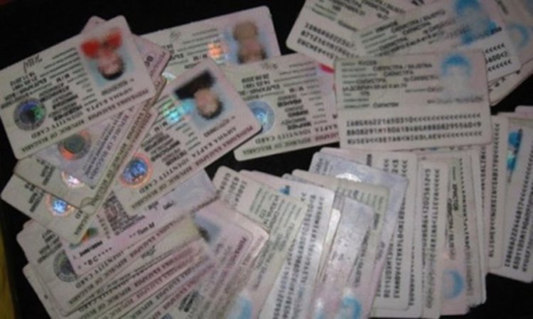 От догодина: Нови лични карти и паспорти – с чип, розета и антена