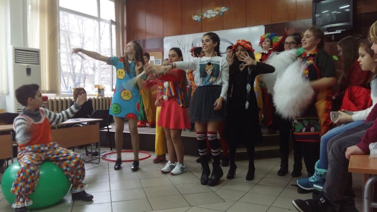 Училище за клоуни действа в „Паисий”