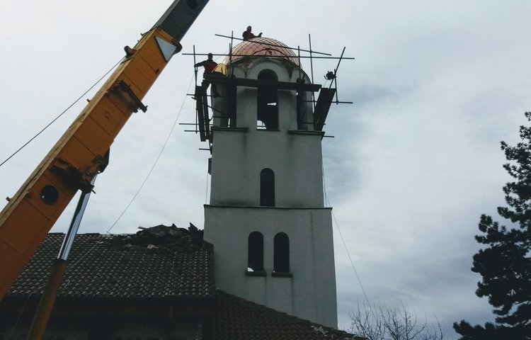 Църковната камбанария в Драгойново има нов купол