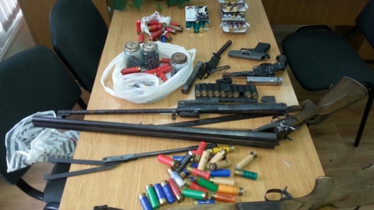 Двоен гражданин къта арсенал от бойни оръжия, готви са за Трета световна война