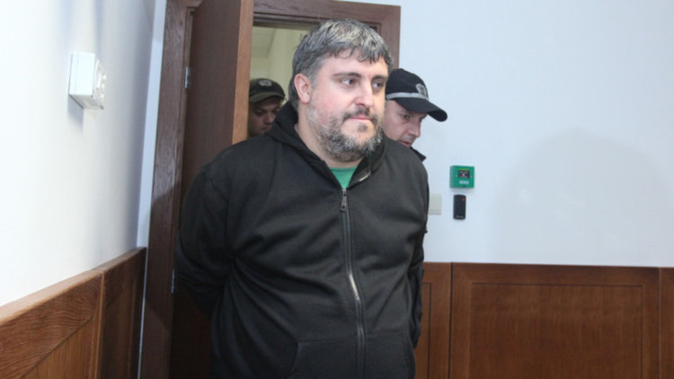 „Александър Николов“ с обвинение за измамите със самолетни билети