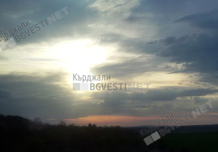 Времето в Кърджали се задържа топло, запрашеността на въздуха намалява