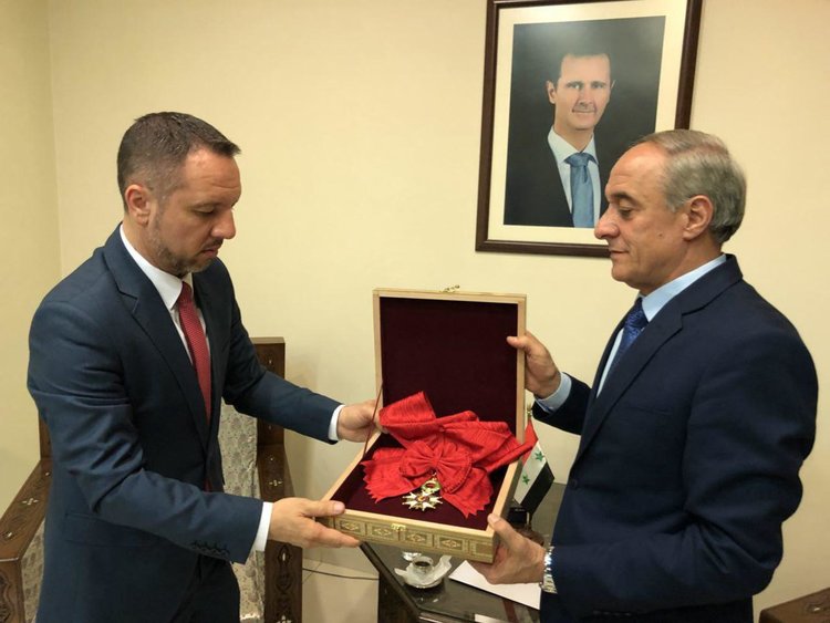 Асад върна Ордена на почетния легион на Франция