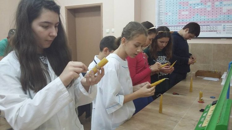 Семейство пчелари гостува на Клуба по пчеларство