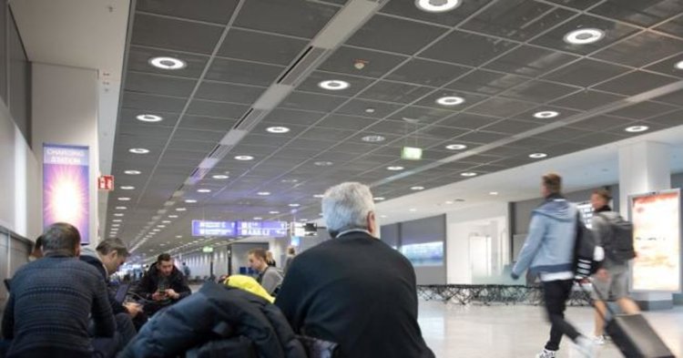 Нискобюджетна авиокомпания изостави 180 българи в Рим