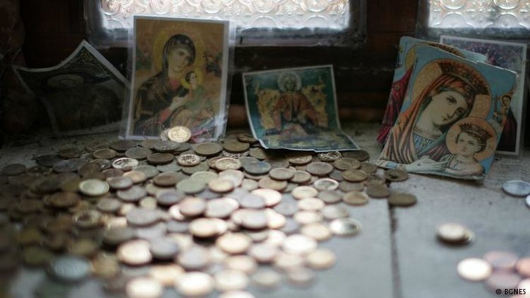 Колко ли българи ще останат вярващи, ако това им струва пари?