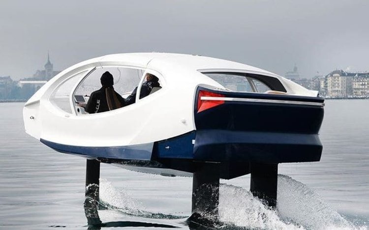 Водните таксита SeaBubbles с нови тестове по Сена (видео)