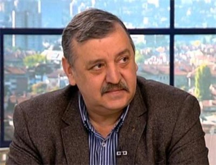 Проф. Кантарджиев предупреди, че след валежите идат кърлежите