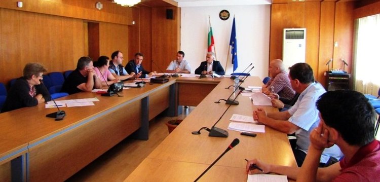Фирмите-превозвачи в Смолянско водят битка за пътници, процесът ще се задълбочи