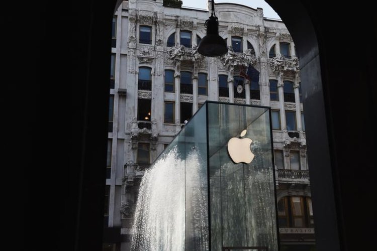 Apple надхвърли $1 000 000 000 000