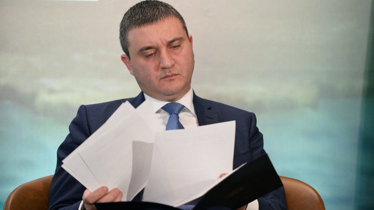 433 000 души от бюджетния сектор с 10% увеличение на заплатите в началото на годината