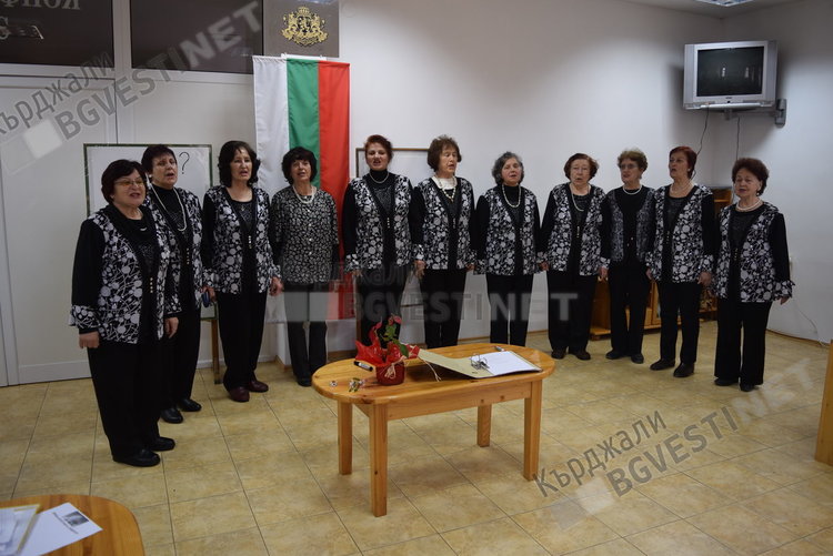 Дамска вокална група „Ахрида“ представя новия си диск „Нежна носталгия“ днес