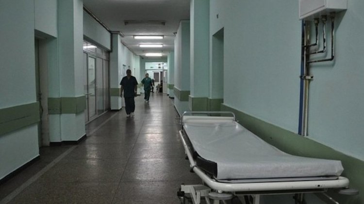 Пациент в болница преби до смърт друг болен