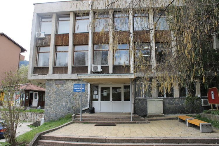 Община Смолян дари на Пловдивския университет сградата на бившия Технически колеж в града