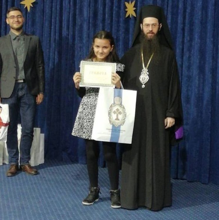Петокласничка от ОУ „П. Славейков“ с първа награда от национален конкурс - прочетете есето