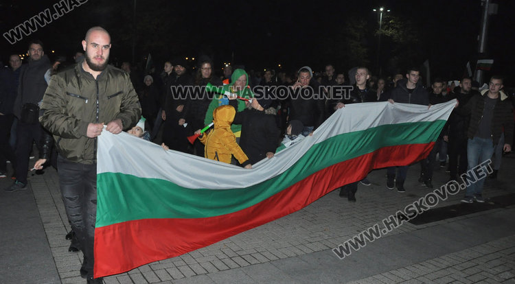 23 деца без придружител на протеста снощи, глобени шофьори, 2-ма в полицията