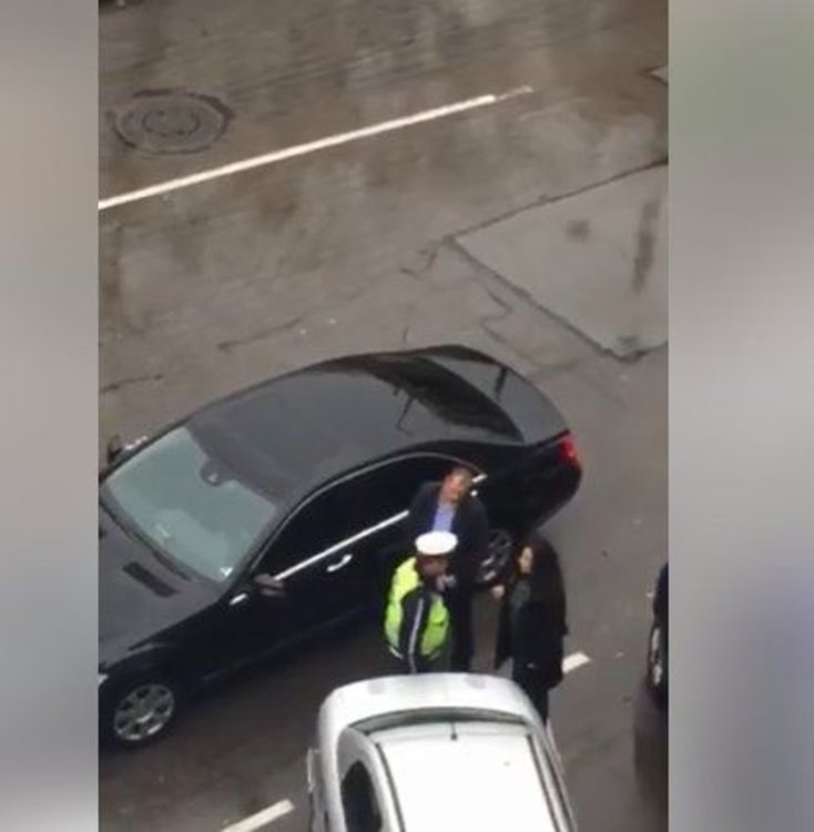 Катаджия спрял автомобил на НСО за шофиране в насрещното (видео)