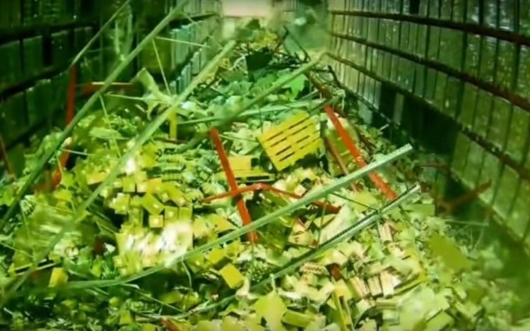 Ефектът на доминото в огромен склад (видео)