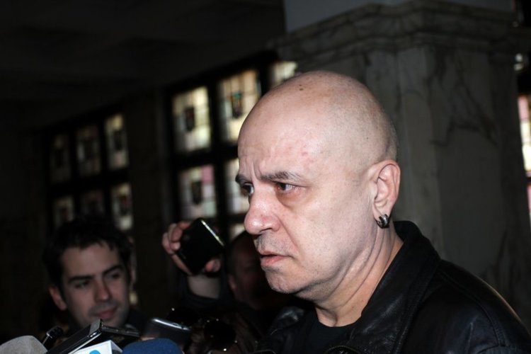 Хасковлии: Слави направи реклама на властта с интервютата си