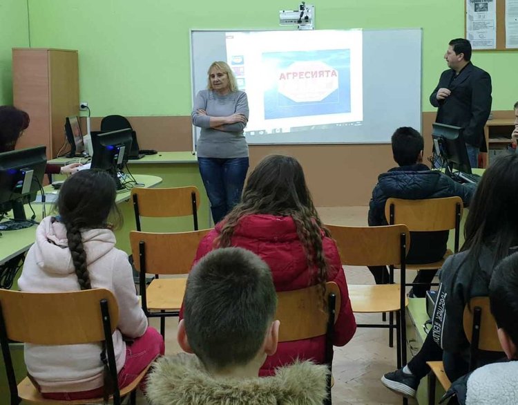 Седмокласници обсъждаха агресията - от приказките до живия живот