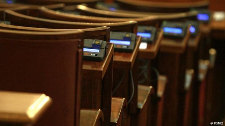 Поправките в Изборния кодекс: няколко смущаващи факта