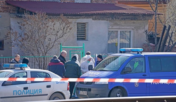Масовото убийство в Нови Искър било извършено още в петък