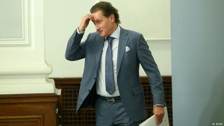 Домусчиев купи NOVA: няколко факта, които не бива да пропускаме