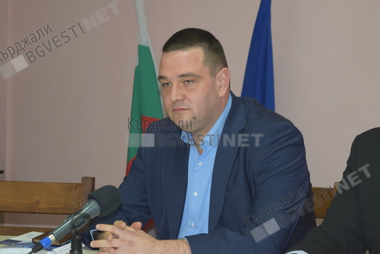 Никола Чанев очаква Хасан Азис да поиска нов статут за терена отреден за спортна зала