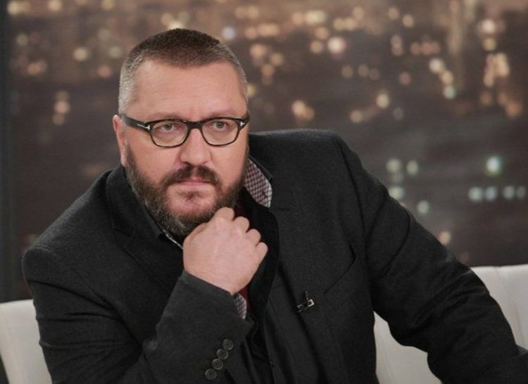 Фейсбук изтри страниците на Мартин Карбовски и сайта му