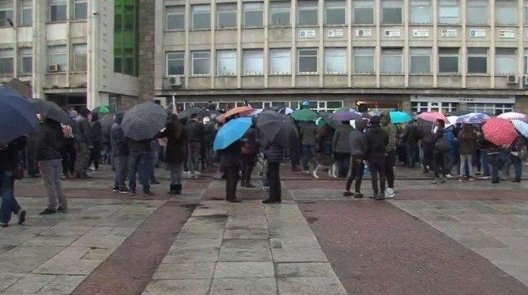 Силите на реда остават в Габрово, шефът на плачещите полицаи поема ОДМВР