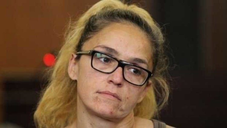 Иванчева се яви в съда с нов адвокат